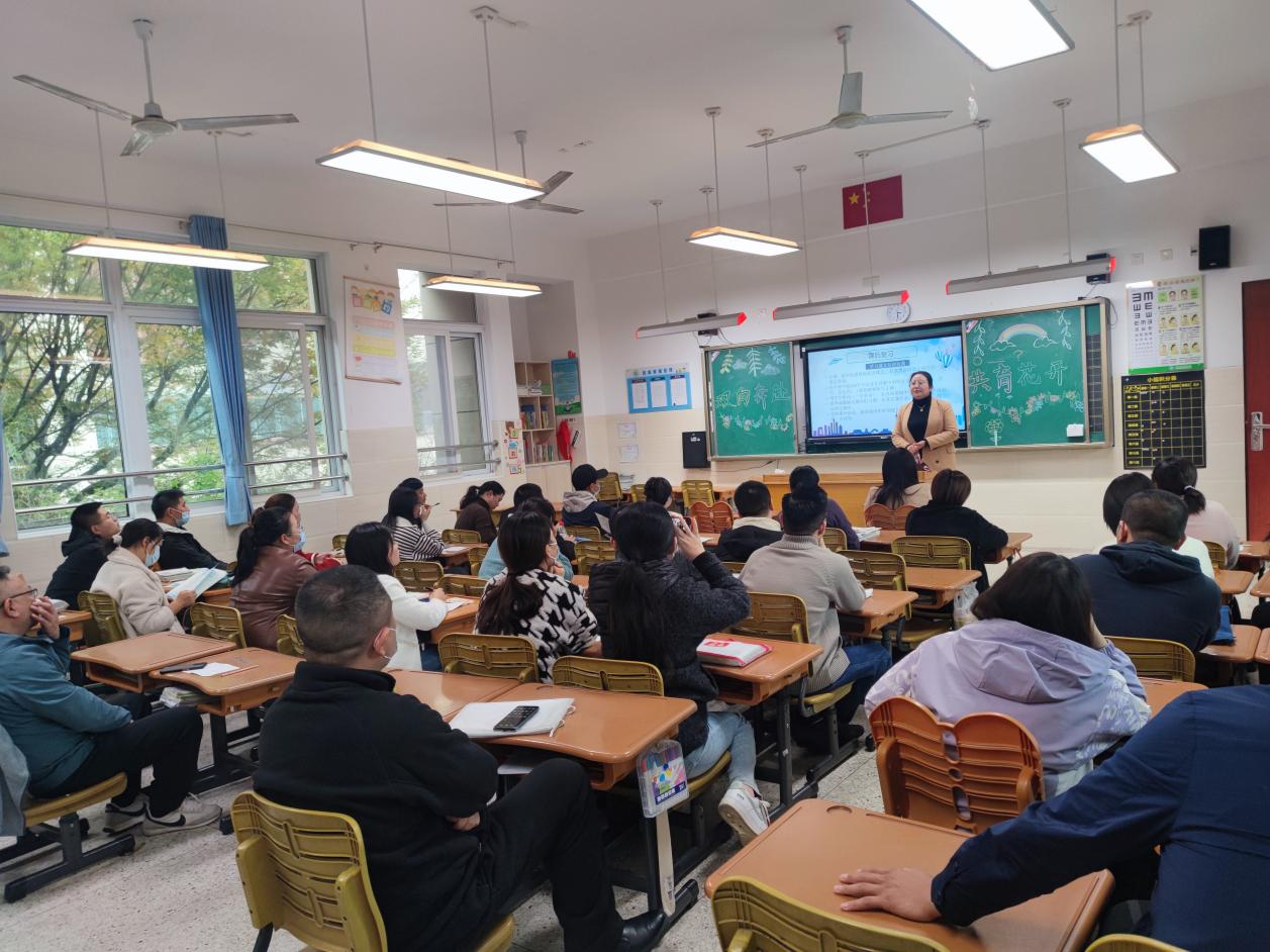 王涵奕-2023.11.23-【大爱青秀·德育】孩子会自理  家庭更幸福——记南京市青秀城小学二年级“慧秀”家长学校_html_m78053f10.jpg