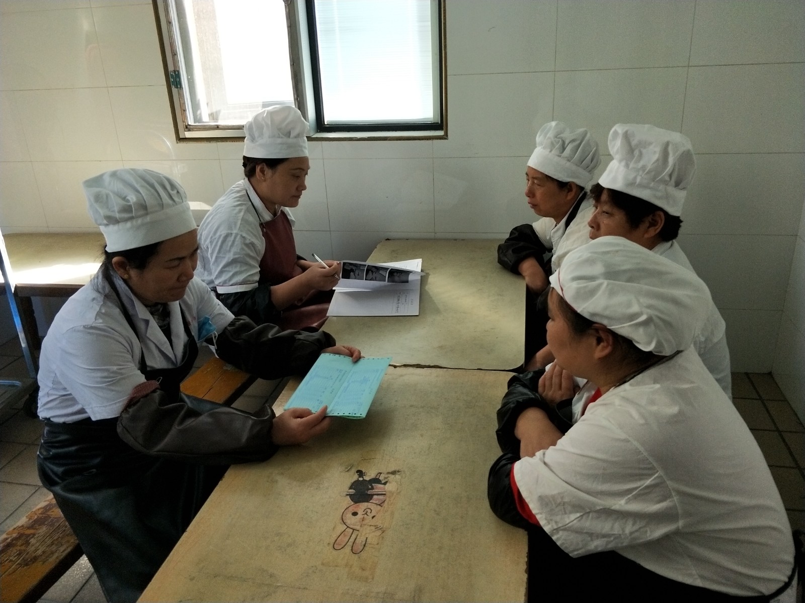 【乐活龙幼】用最严谨的态度和行动，为师幼的健康保驾护航——龙岸分园食品安全专项会议