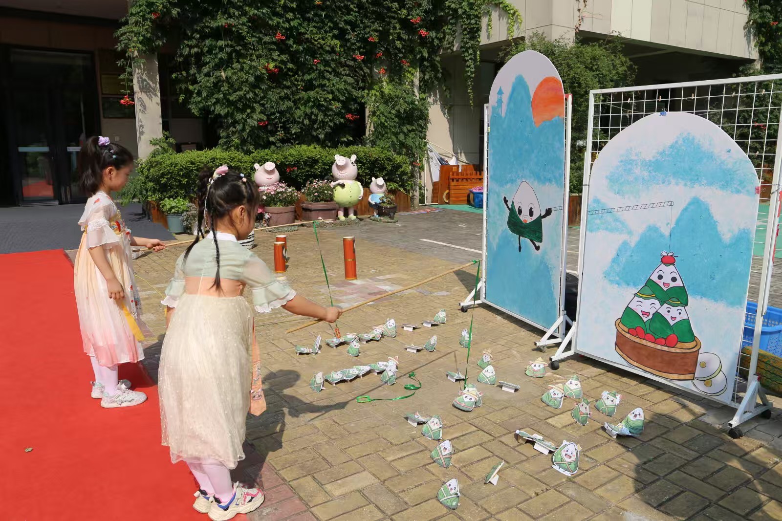 【乐活龙幼·乐享童年】“六一童乐会 端午奇妙游” ——龙潭幼儿园龙岸分园端午六一活动