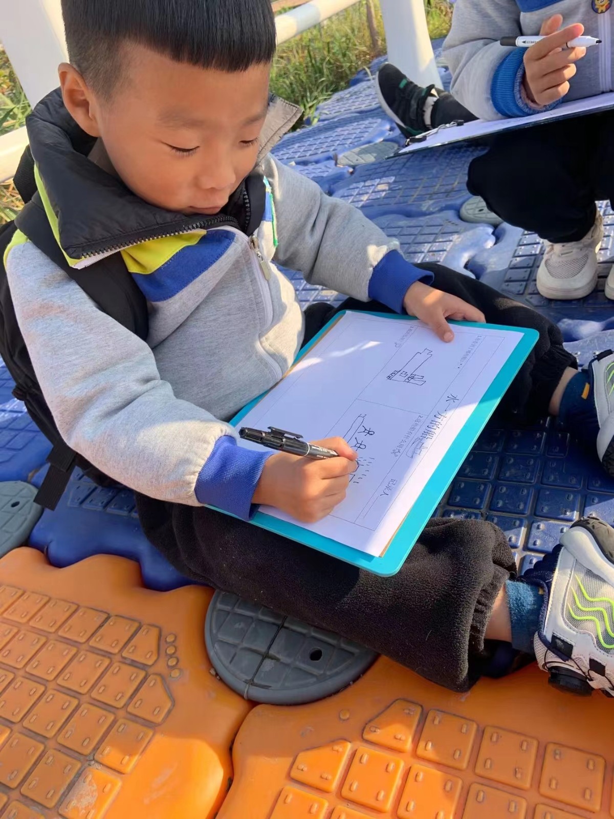 【乐活龙幼】小脚丫走江边|“船”递快乐，扬帆起航——龙潭幼儿园龙岸二园社会实践活动