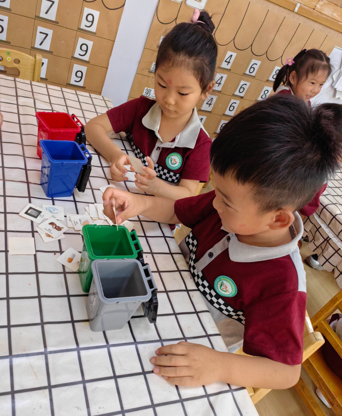 【乐活龙幼】小小分类员 大大环保梦 ——记龙潭幼儿园垃圾分类主题活动