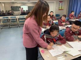 20210310李嘉靓童学课堂报道_html_m35dc9046.jpg