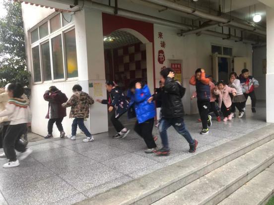 20210316应急疏散演练新闻稿（朱旭写）_html_5ae24d41.jpg