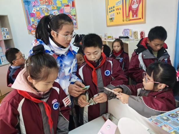 20241230南湾营小学12月份童心驿站兑换活动报道_html_m785f2986.jpg
