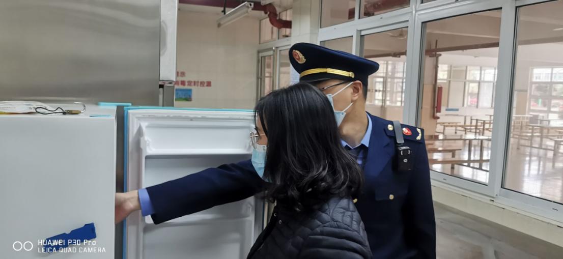 南湾营小学迎接区教育局安全大检查_html_m5875830f.jpg