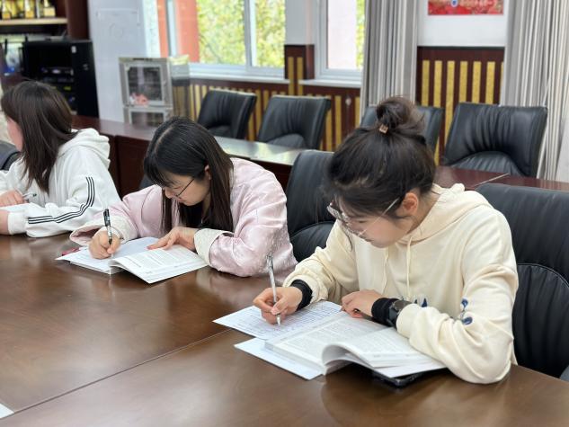 20240410青年教师研修班报道_html_m25aa3a5e.jpg
