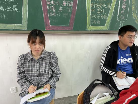 20210514仇晓丽六年级循环听课报道_html_m83cf469.jpg