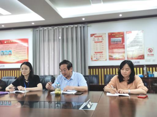20210602语文复习研讨课报道_html_5c253684.jpg