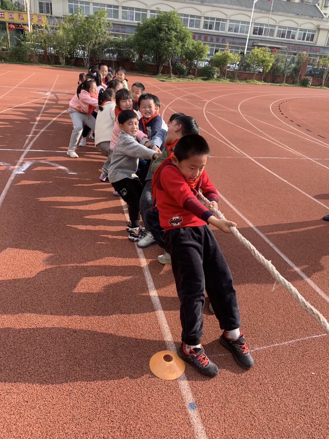 2022.12.8齐心协力 力气要往一处使----2022-2023学年南湾营小学体育系列活动_html_m45ca6168.jpg