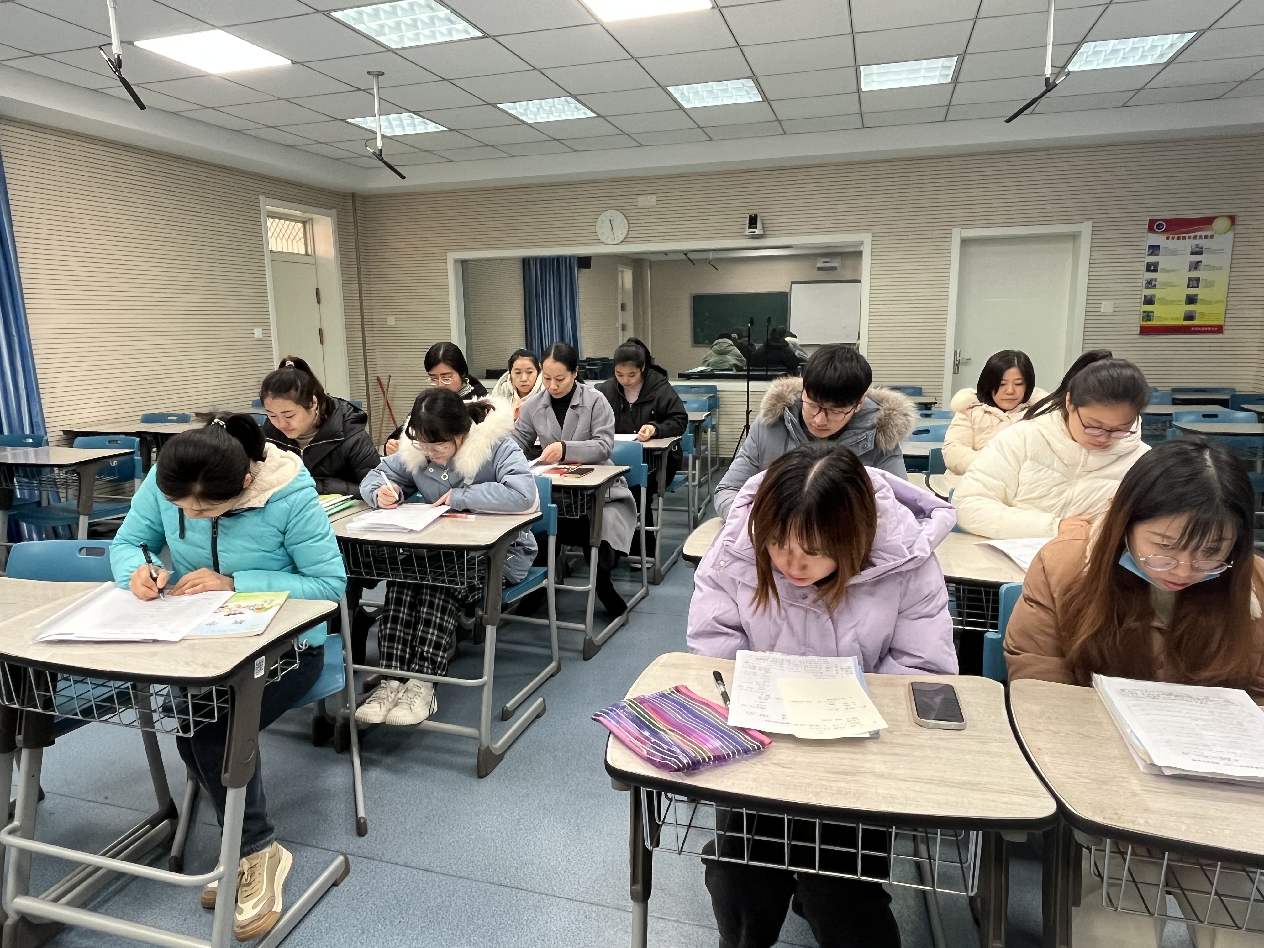 20221207数学组校本教研报道_html_55fb0f66.jpg