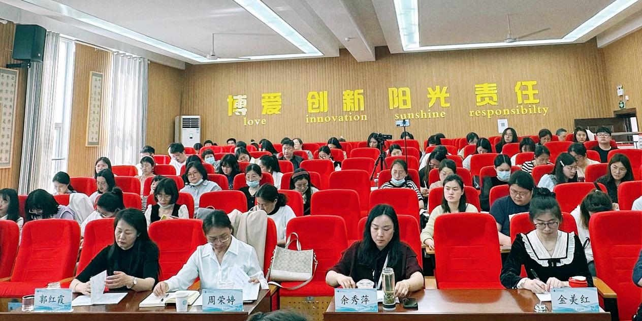思辨阅读，点亮理性之光_html_c087c91.jpg