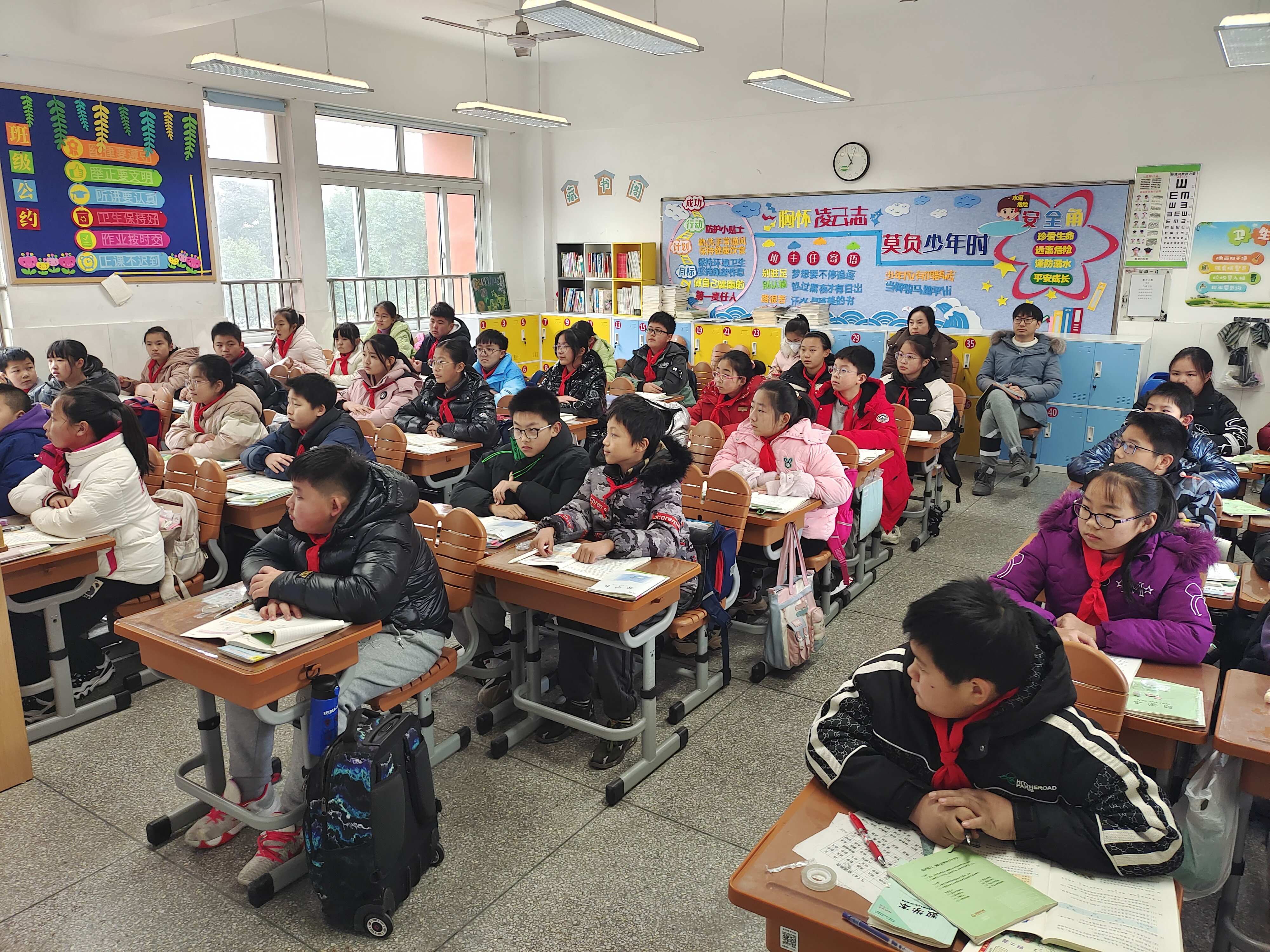 20231226六年级数学组循环听课活动报道_html_m490f4ea2.jpg