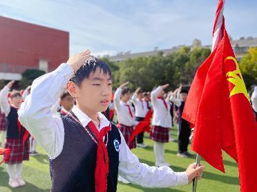 南京市南湾营小学建队日主题活动报道_html_m126dc900.jpg