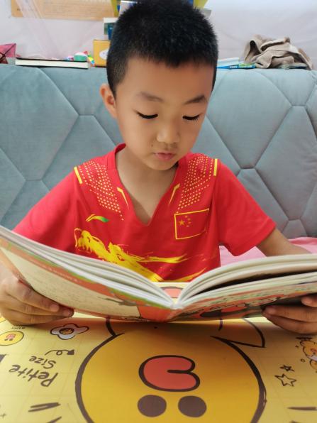 共读一本书，书香满校园_html_m2889aa5d.jpg