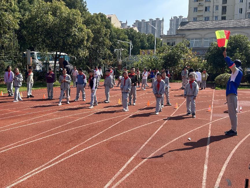 体质测试展风采，保驾护航健康行——2023年南湾营小学体质测试_html_m6f4acb14.jpg