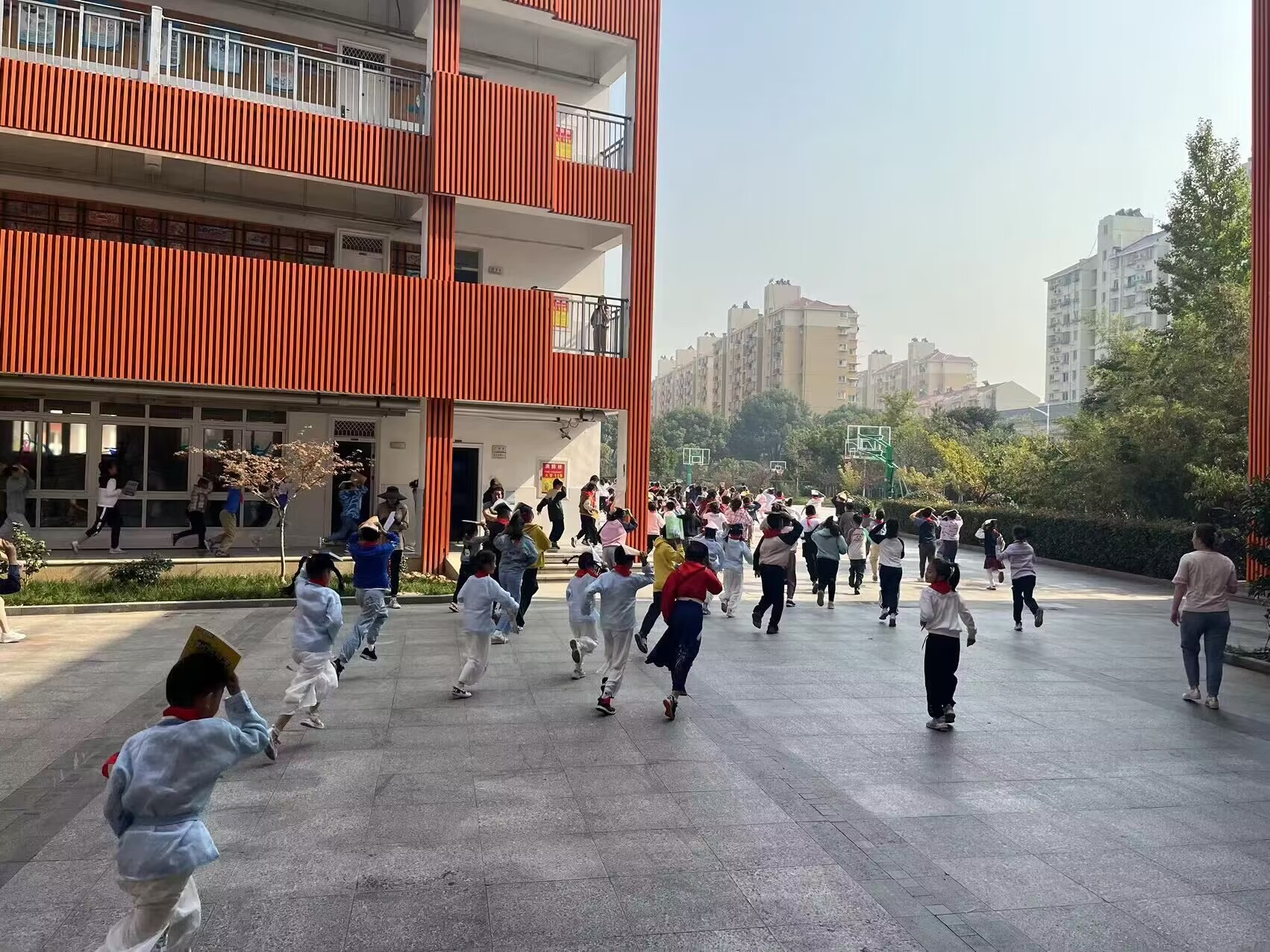 以“练”筑防，临“震”不慌_html_5258bd4a.jpg
