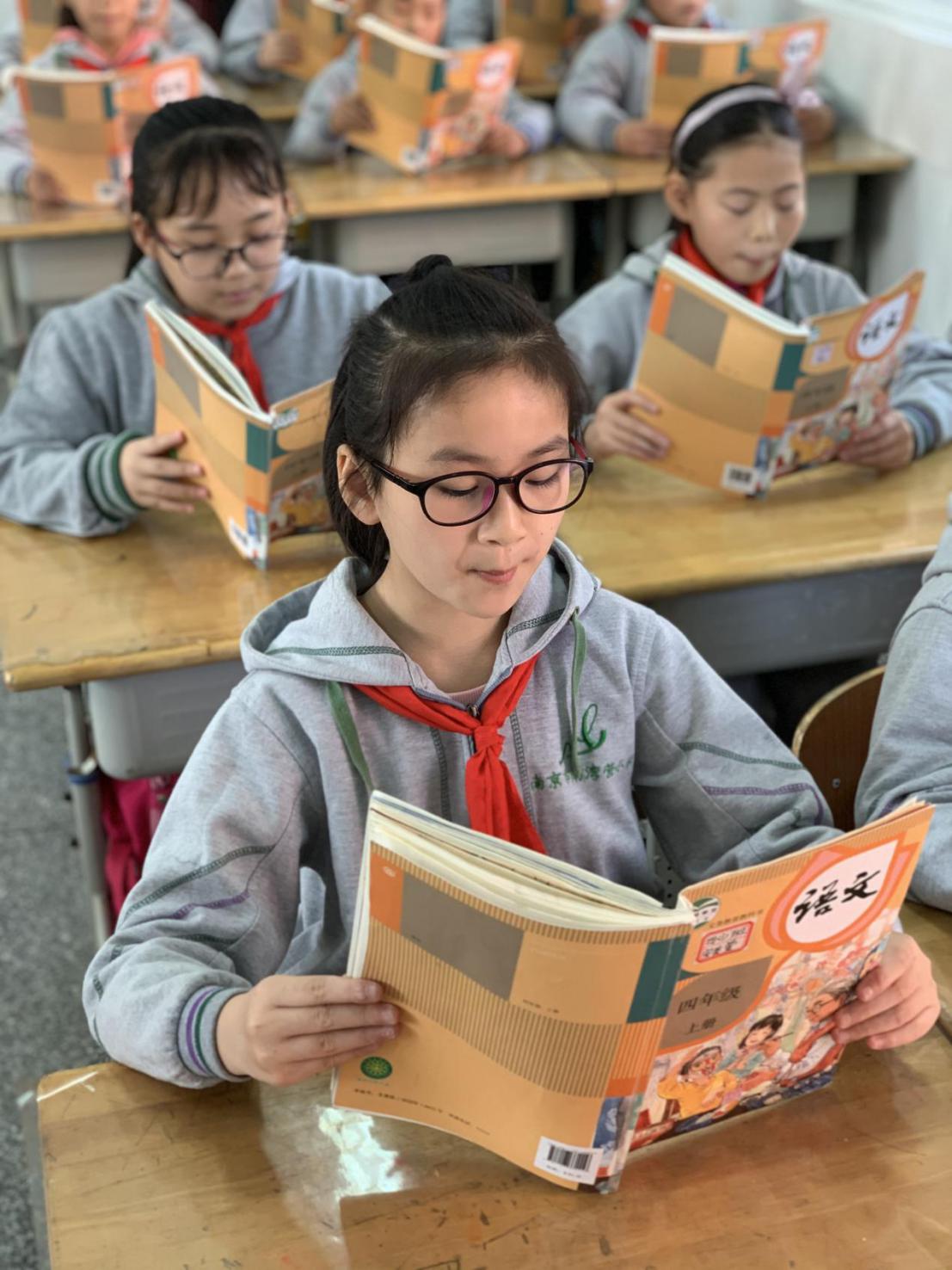 美文诵读 点亮校园_html_m7f727bdc.jpg