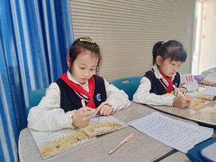 20231024语文组童学课堂报道_html_241843b.jpg