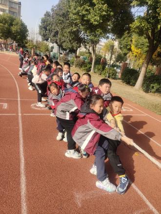 元气满满，童心飞扬——2023年南湾营小学冬季运动会_html_m26ad0a63.jpg