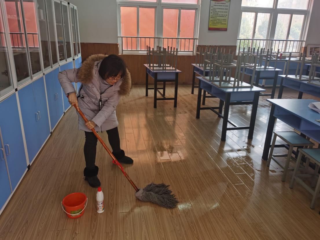 南湾营小学假寒假前安全教育及安全检查_html_7792a668.jpg