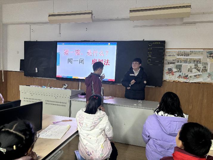 家校同心 共筑成长路——20251210五年级家长开放日活动报道 王晶晶写_html_6f652b6a.jpg