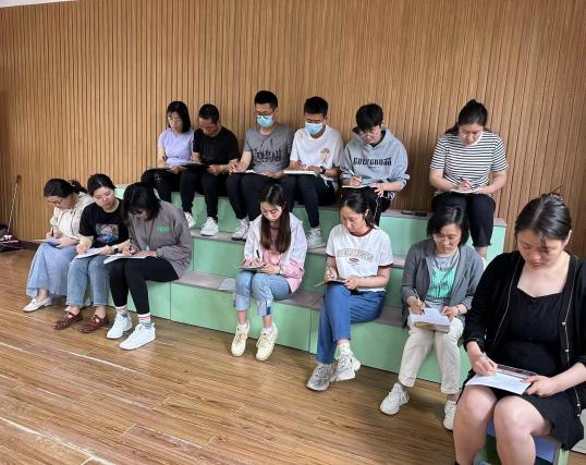 20230517黄蓉童学课堂报道_html_m8c688df.jpg