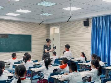 走进童话，深入童心_html_m4ba894f4.jpg
