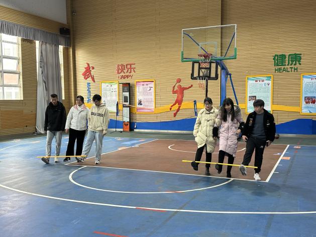 20241206青年教师研修班报道_html_4da7547c.jpg