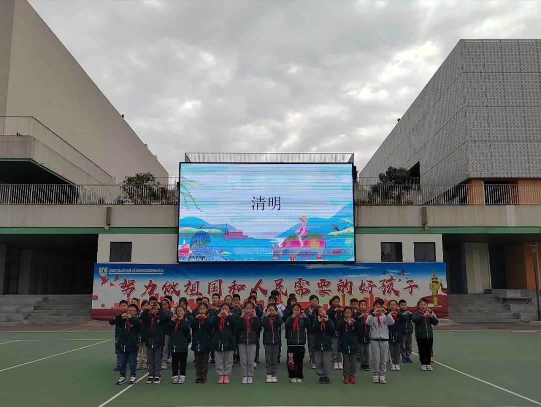 升国旗.jpg