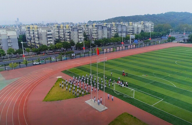 实初尧化庆祝中华人民共和国成立70周年升旗仪式_html_m6786193d.jpg