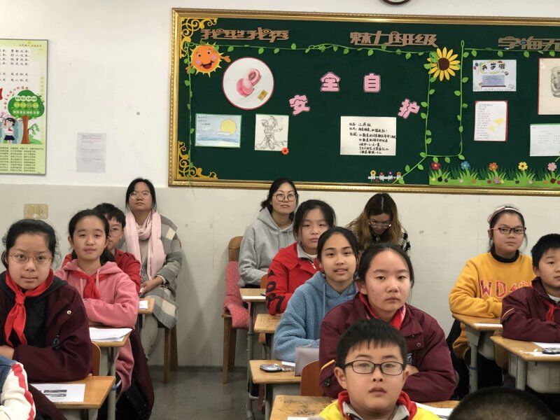 叶畅上课报道_html_3868d892.jpg