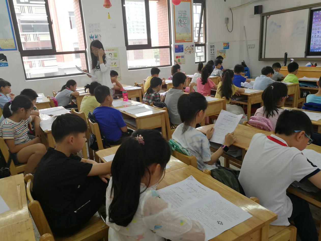 ”弘毅好学生”新闻稿_html_m5430fd09.jpg
