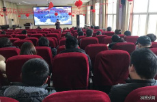 家校共育 你我同行 ——栖霞中心校召开六年级家长会