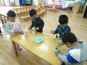 20190419祥和园区：谷雨时节识谷雨——小中班谷雨活动图文稿_html_435df35a.jpg