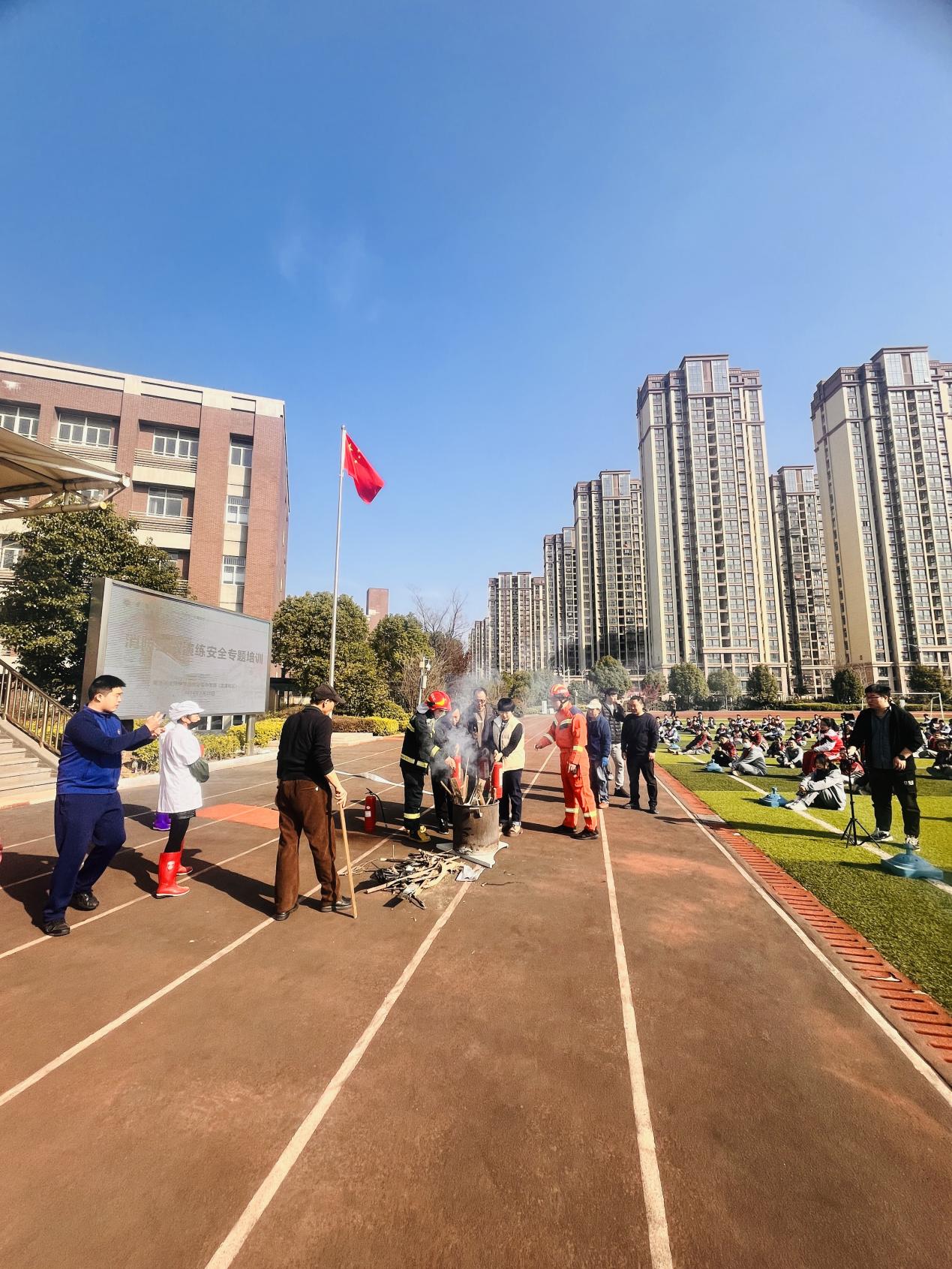 3.22消防演练活动新闻稿_html_m7785e362.jpg