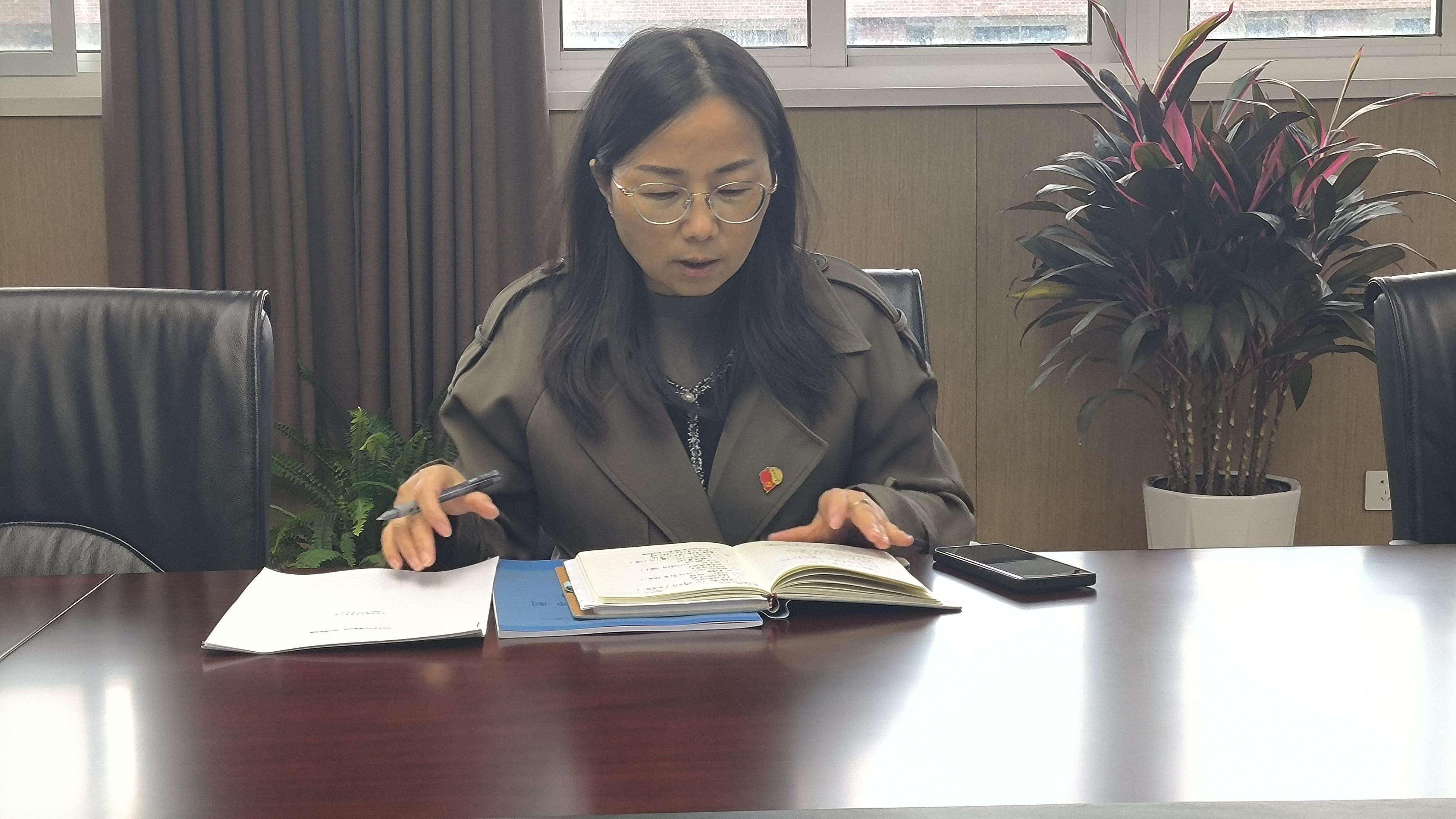 【臻美金龙】检验阶段成果，明确研究方向——我校举行区“十四五”规划课题中期评估论证活动_html_5e259f3d.jpg