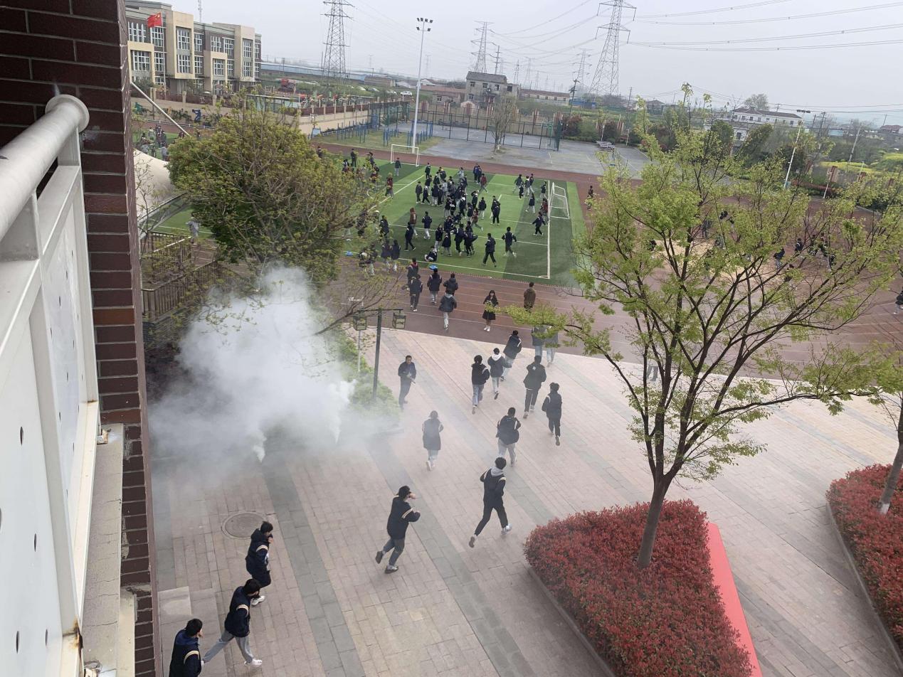 消防演练3.30 (1)_html_m24ea488f.jpg