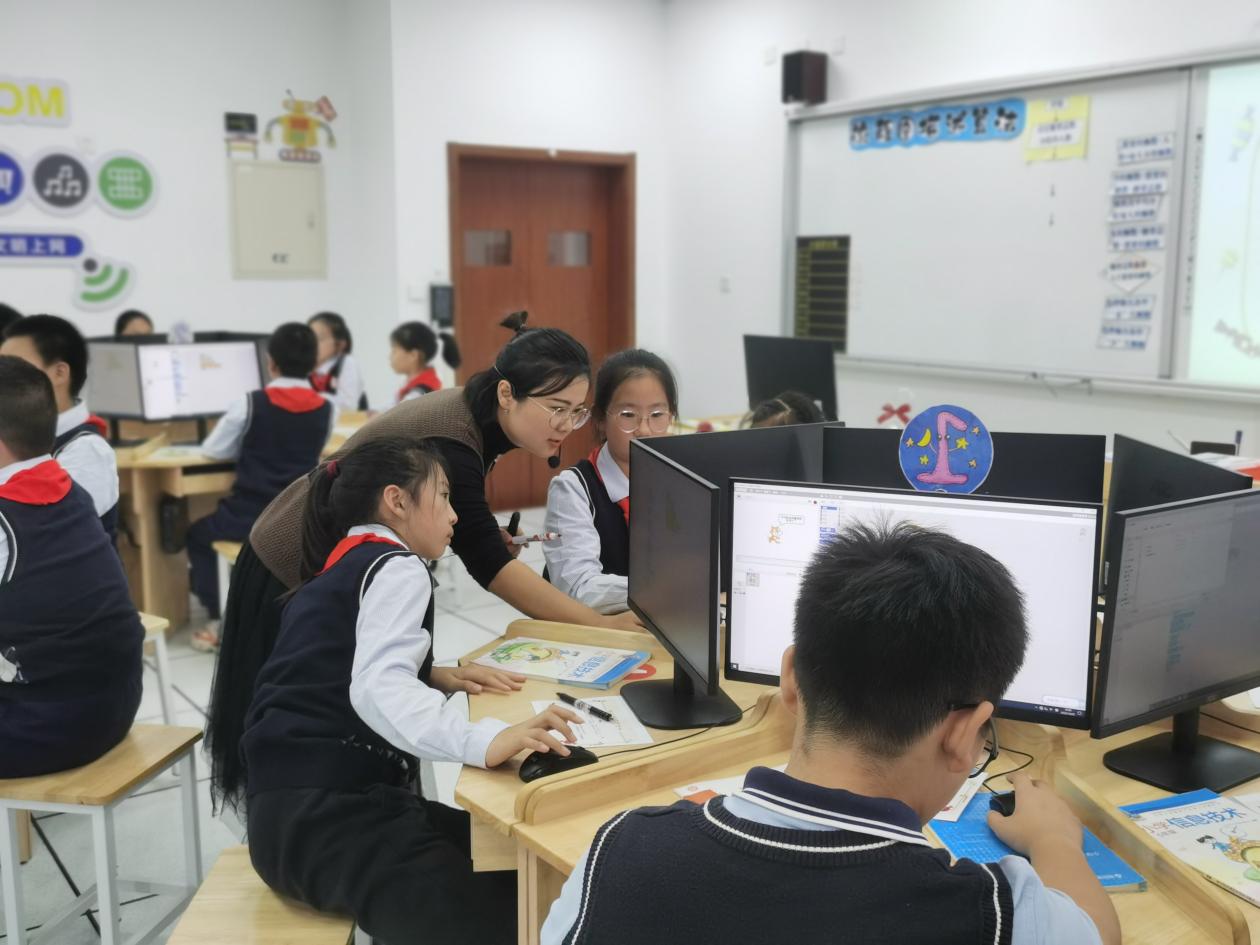 聚焦体验式学习，发展计算思维（教务处一审）_html_555d2e6b.jpg