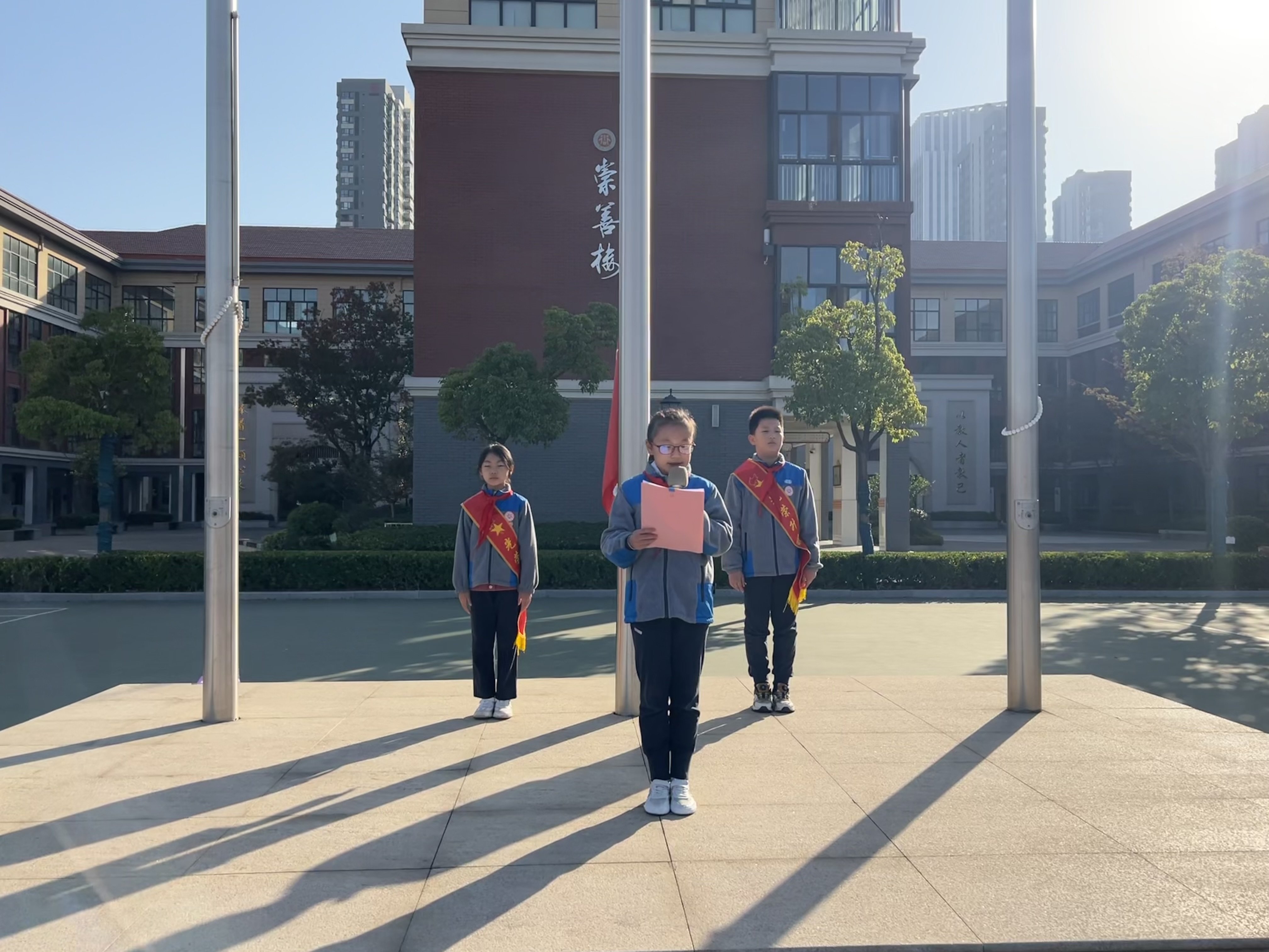 第九周 新闻稿_html_68e4573c.jpg