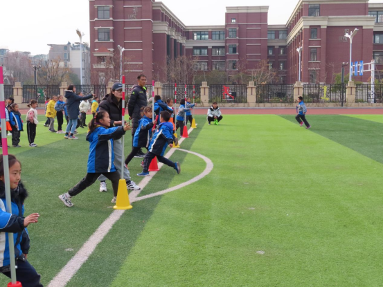 2022.12.21南京市晓庄小学迎面接力、运球接力赛报道_html_46a5fb3e.png