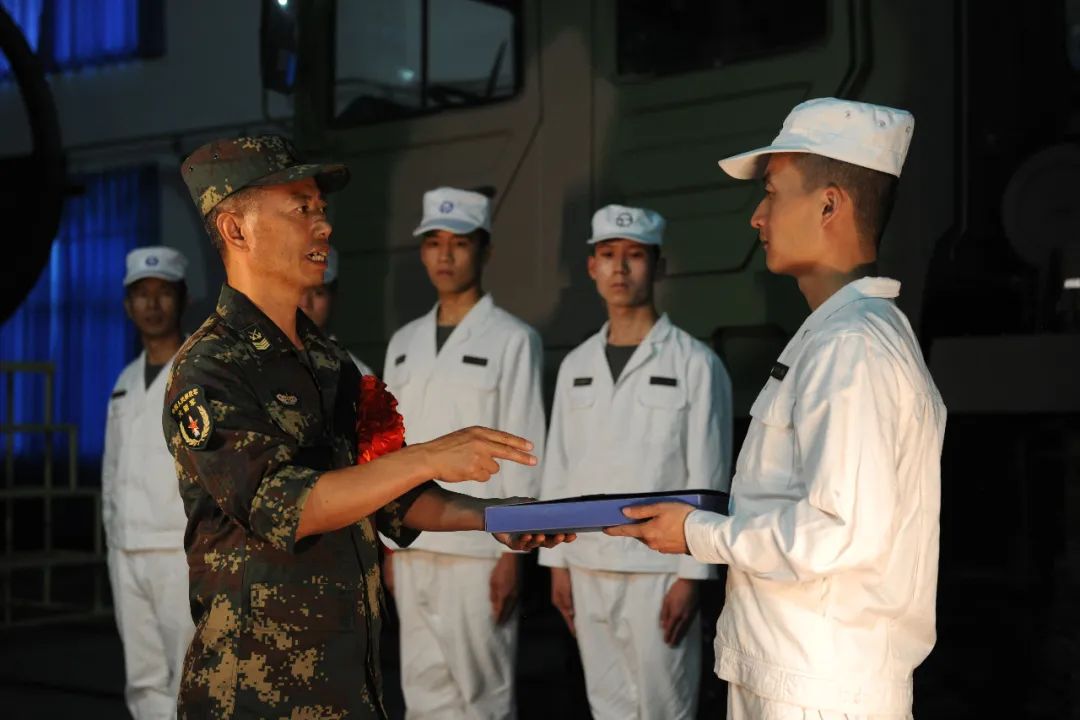 八一勋章第三期_html_m7e717727.jpg