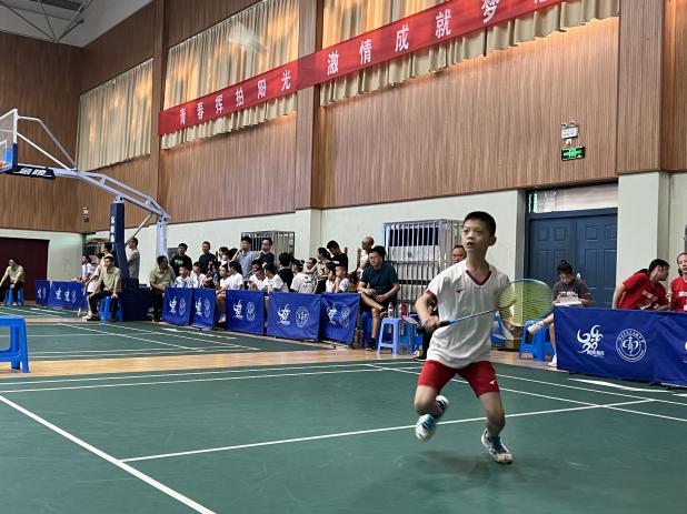 南京市青少年阳光体育节校园羽毛球比赛新闻_html_4b7fc76c.jpg