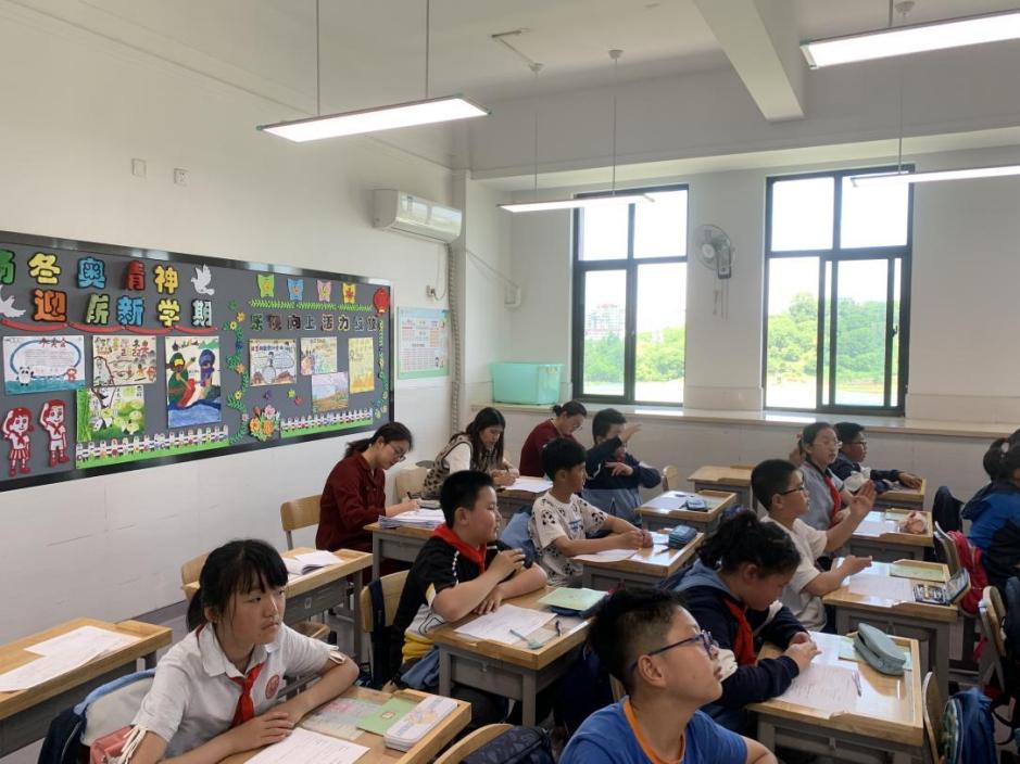 观察计算述发现  思考辨析明规律 2022.05（丁洁、李桐）_html_64f8a792.jpg