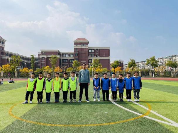 晓庄小学“校长杯”足球班级联赛赛程报道（三）_html_m3362222e.jpg