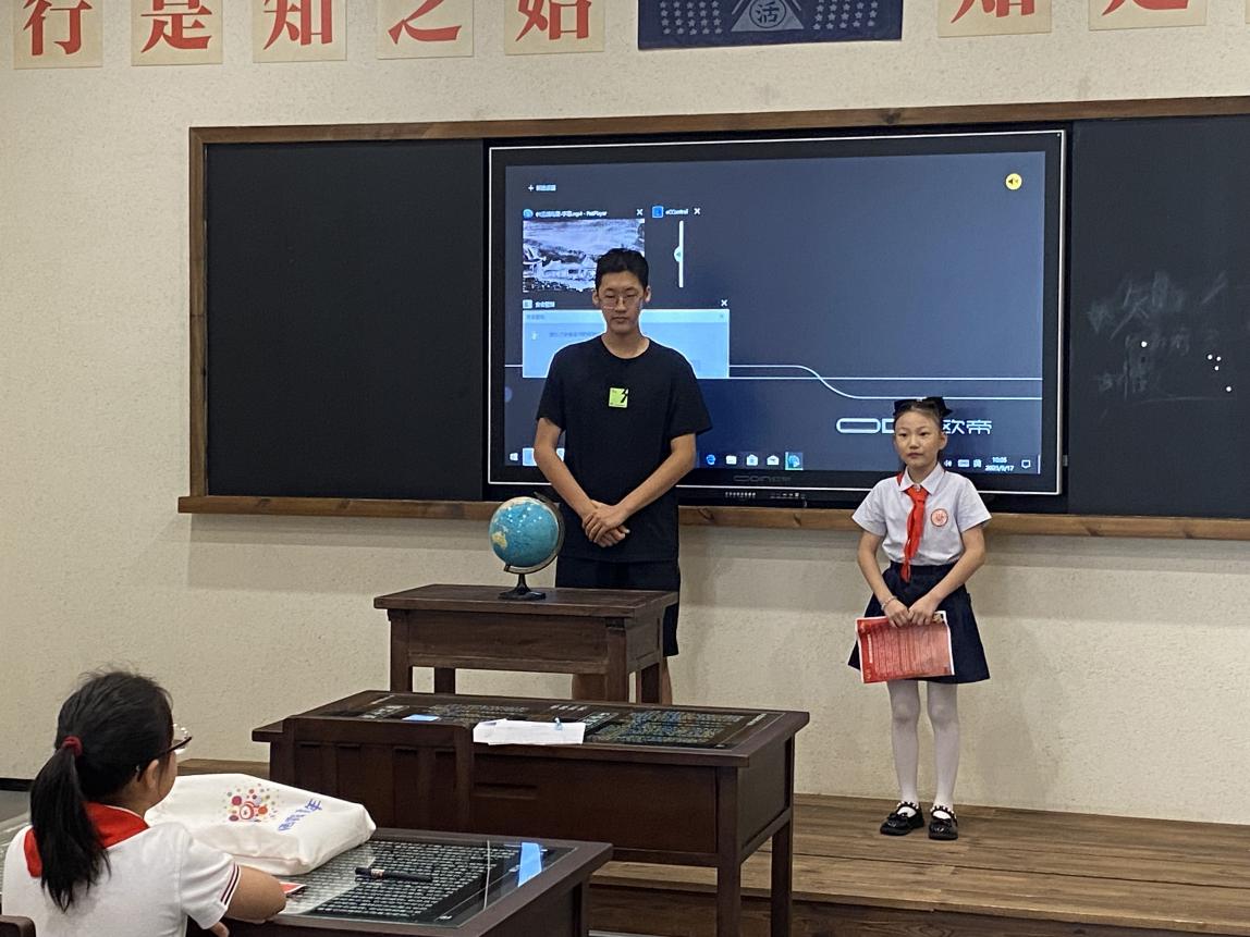 红领巾讲解员训练营活动(1)_html_58a196d.jpg