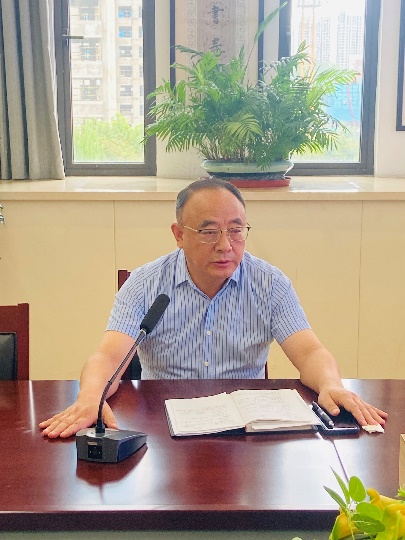 聚焦常规教育  促进习惯养成——一年级班主任工作例会新闻稿_html_m57a3655.jpg