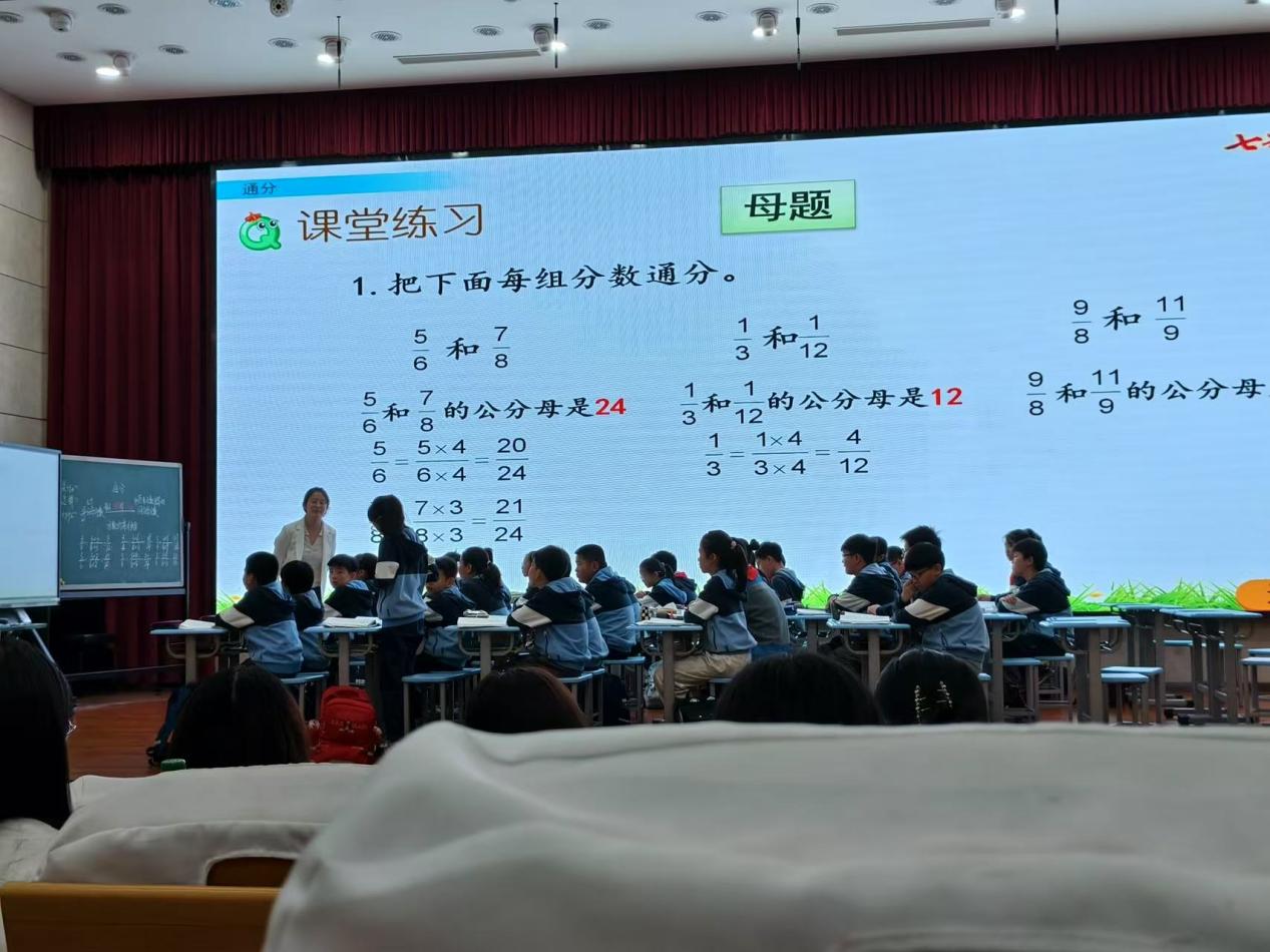 2025.4.25 五年级家长进课堂(1)_html_m506c8545.jpg