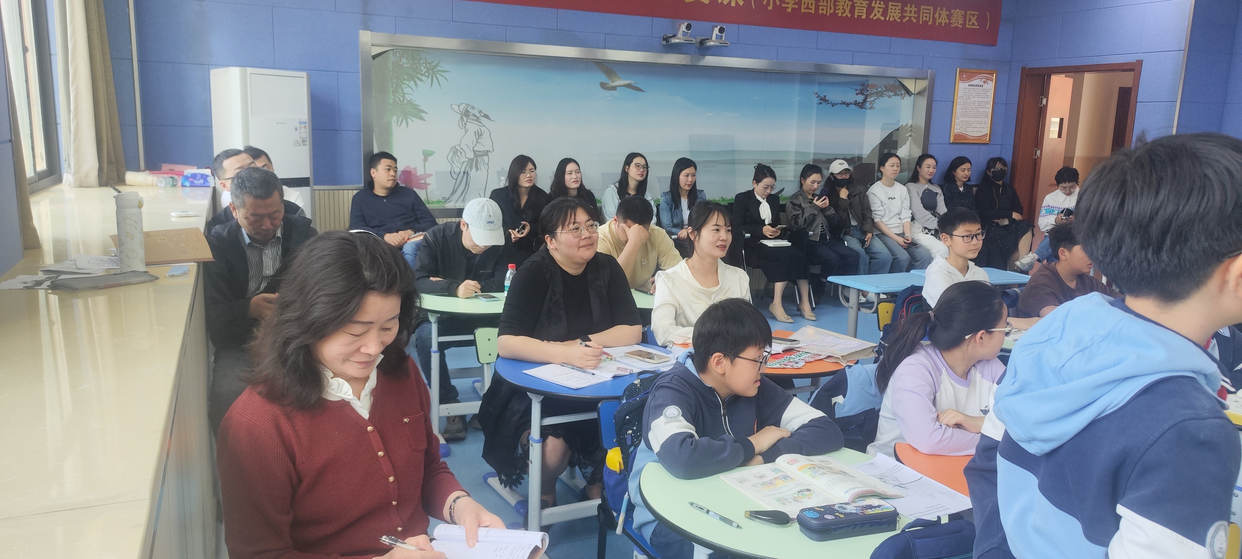 20250425活动报道：探讨单元主题意义 共研单元整体教学20250425_html_56b3c929.jpg