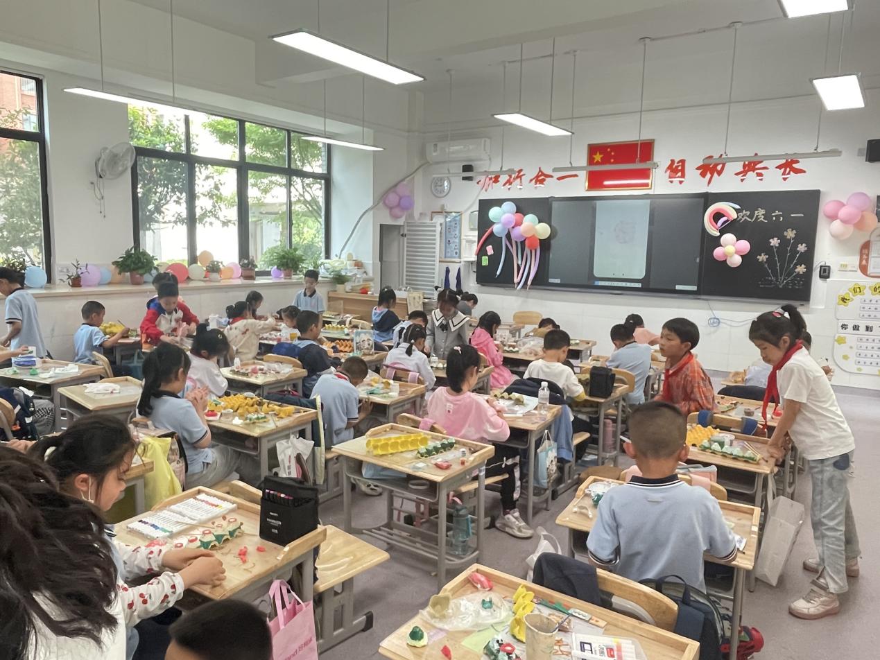 20240602我和导师过六一_html_m67467d06.jpg