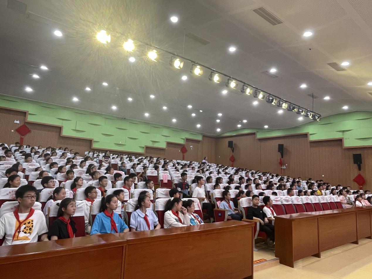 20240602我和导师过六一_html_1464f972.jpg